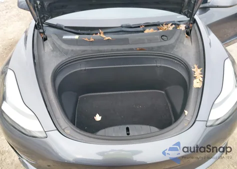 2018 Tesla Model 3 Long Range/Mid Range z USA, uszkodzony, nr VIN 5YJ3E1EA6JF048255